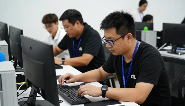 齐鹏红星会展服务有限公司探索品牌视觉设计套装更多应用可能